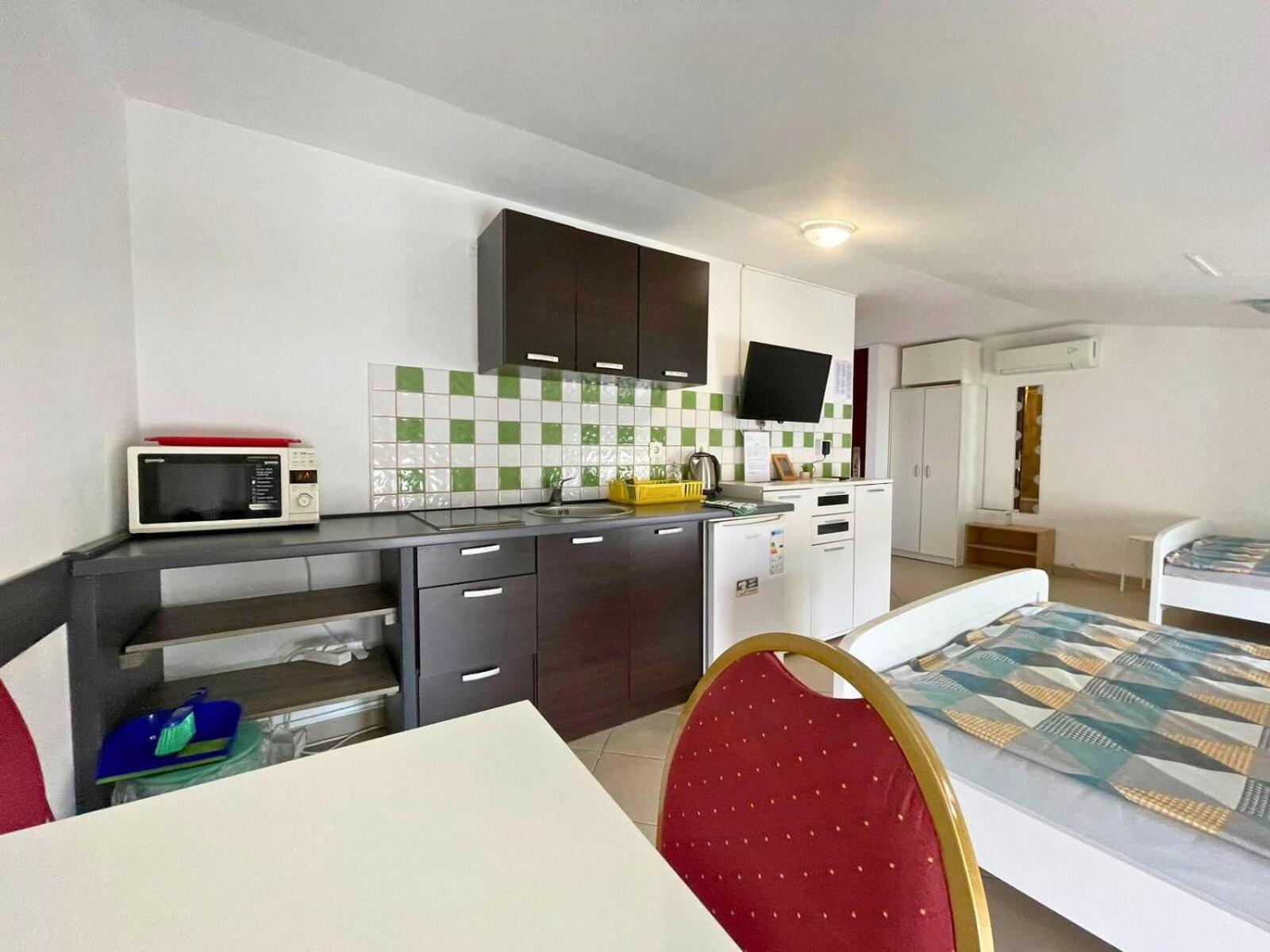 Apartmani Tominac Цриквеница Экстерьер фото